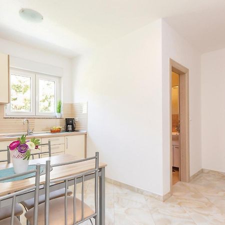 Awesome Apartment In Krvavica With Kitchen Esterno foto