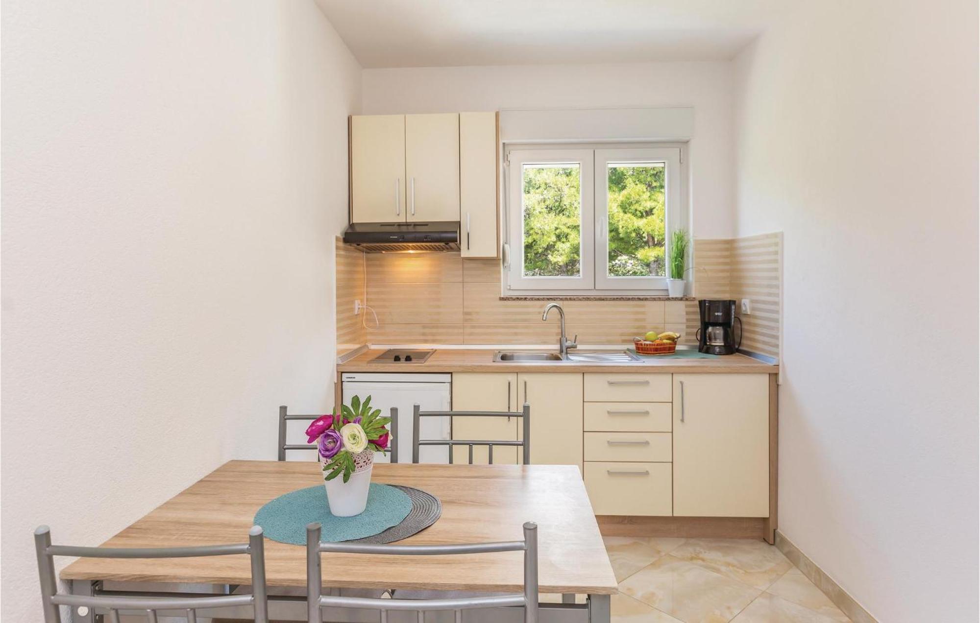 Awesome Apartment In Krvavica With Kitchen Esterno foto