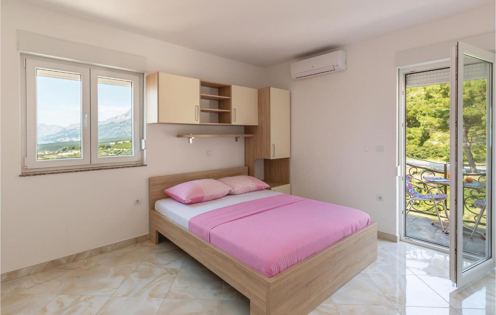 Awesome Apartment In Krvavica With Kitchen Esterno foto
